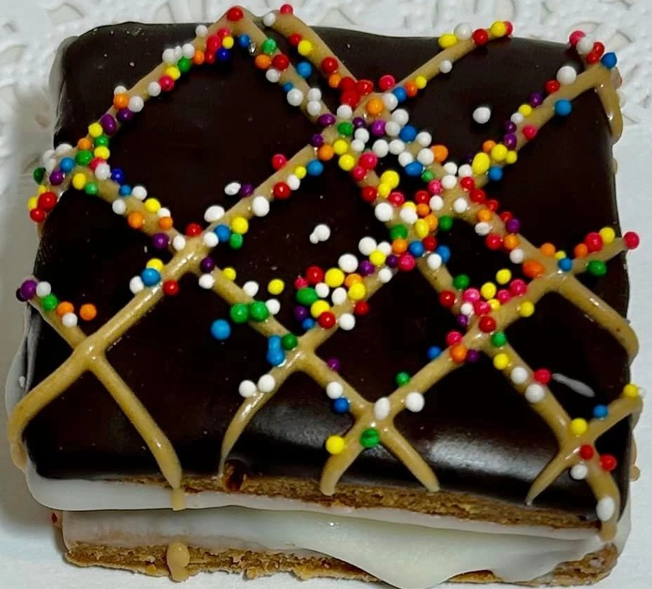 Double Decker Dog Treat (CASE OF 6)